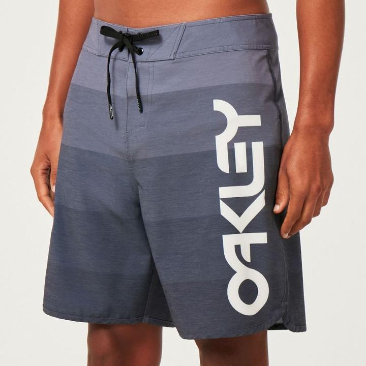 Oakley Retro Mark 19" Boardshort (31)