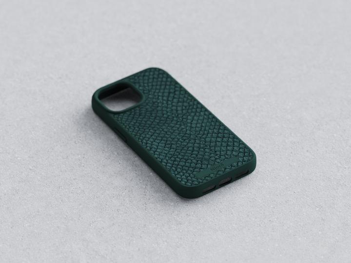 Actual product image Njord Hard Cover Salm.Leather Magsafe Case Dark Green (Apple iPhone 15)
