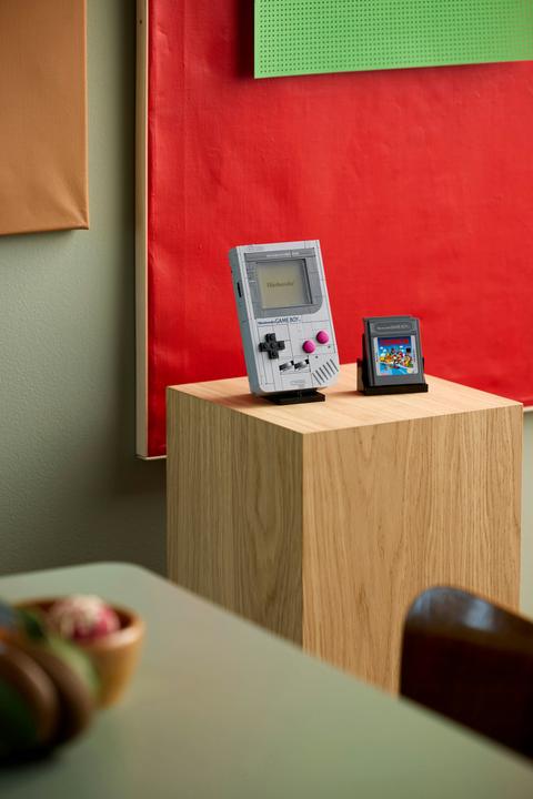Actual product image LEGO Game Boy (72046, LEGO Super Mario)