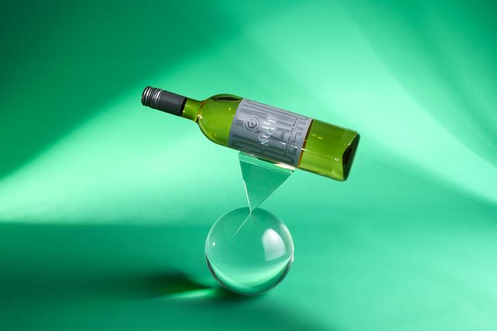 Actual product image Thomson & Scott Noughty Dealcoholized Blanc White Wine (non-alcoholic) (1 x 75 cl)