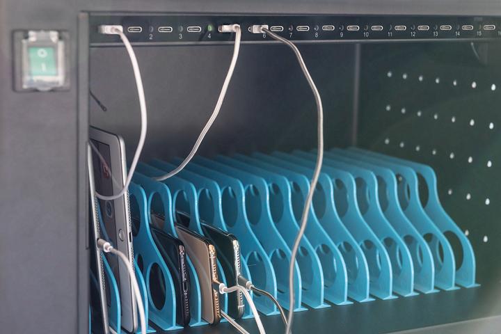 Immagine prodotto Digitus Armadio di ricarica mobile, 14", USB-C, chiave PIN elettr. PIN, 16 stazioni di ricarica, ventola