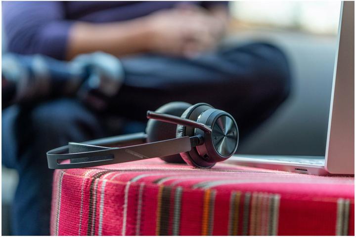 Actual product image Poly Voyager Focus 2 MS (Cable, Wireless, USB-C)