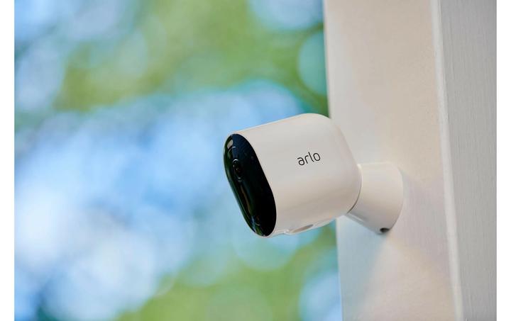 Image du produit Arlo Pro 4 Spotlight, pack de 3 caméras blanc (2688 x 1520 pixels)