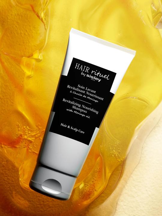Actual product image Sisley Soin Lavant Revitalisant Nourrissant (200 ml, Liquid shampoo)