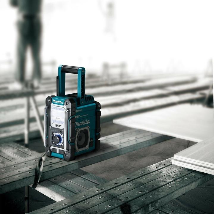 Actual product image Makita DMR 112 (VHF, DAB+, Bluetooth)
