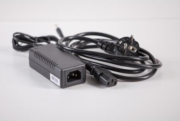 Wantec In, Out C13
