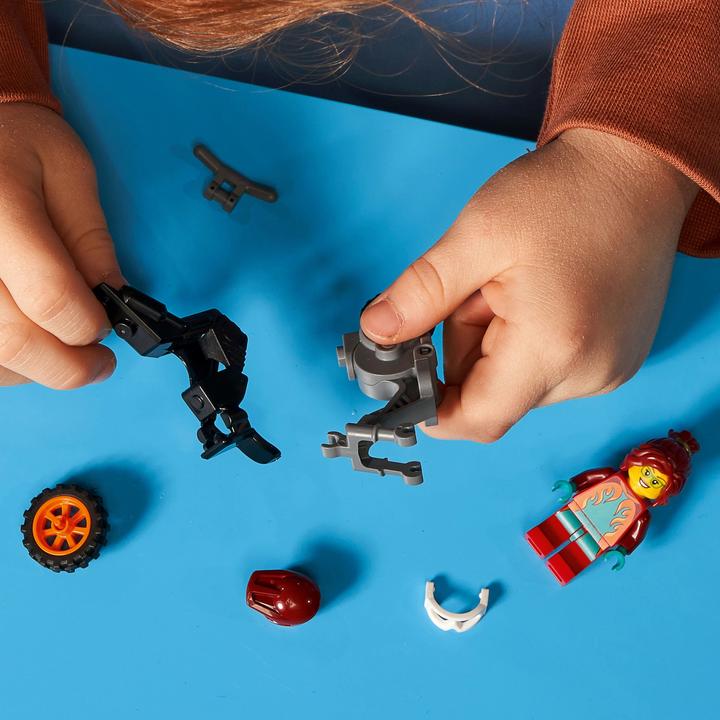 Actual product image LEGO Fire stunt bike (60311, LEGO City)