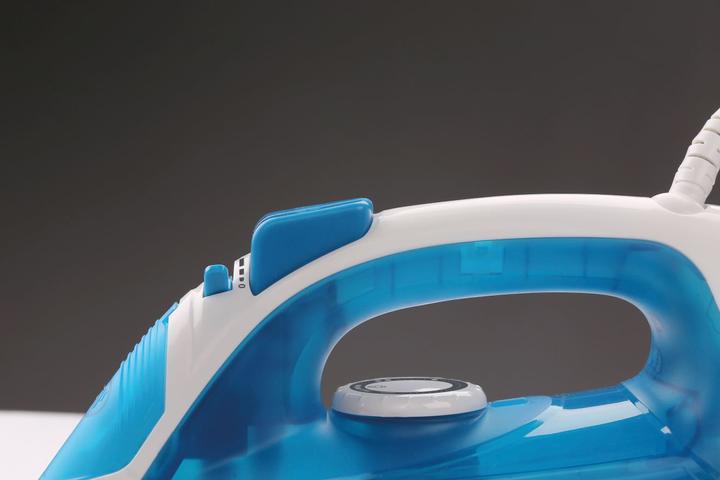 Actual product image Gorenje SIH1800BLT Steam Iron, 1800 W, Water tank capacity 250 ml, Continuous steam 25 g/min, Blue/White (1800 W, 80 g/min)