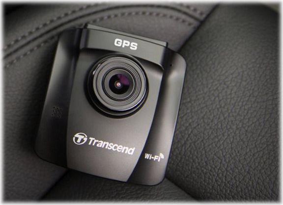 Immagine prodotto Transcend DrivePro 230 Privacy dei dati incl. 32GB microSDHC TLC (Ricevitore GPS, Full HD)