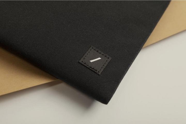 Actual product image Native Union W.F.A Sleeve for MacBook Pro 14 Black MacBook Pro 14 (14", Apple)