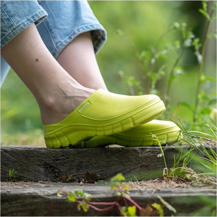 Actual product image AJS Blackfox Evasion clogs (38)
