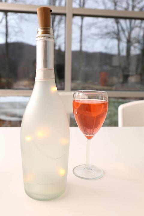 Actual product image Kikkerland Bottle String Lights (0.07 m)