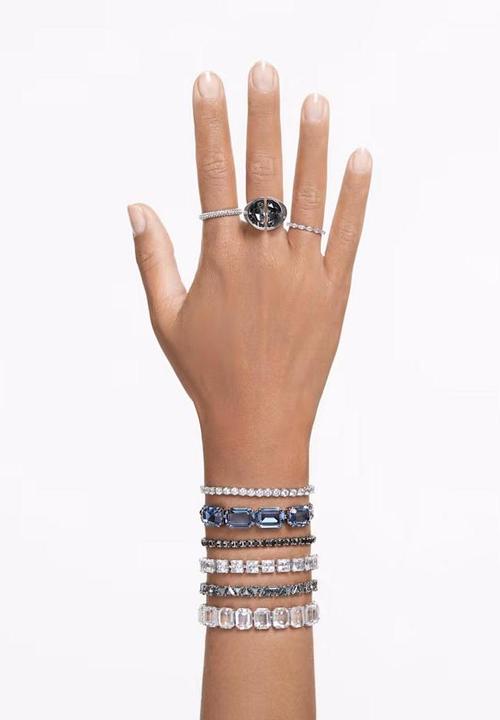 Immagine prodotto Swarovski Anello Cocktail Lucent Grigio (55)