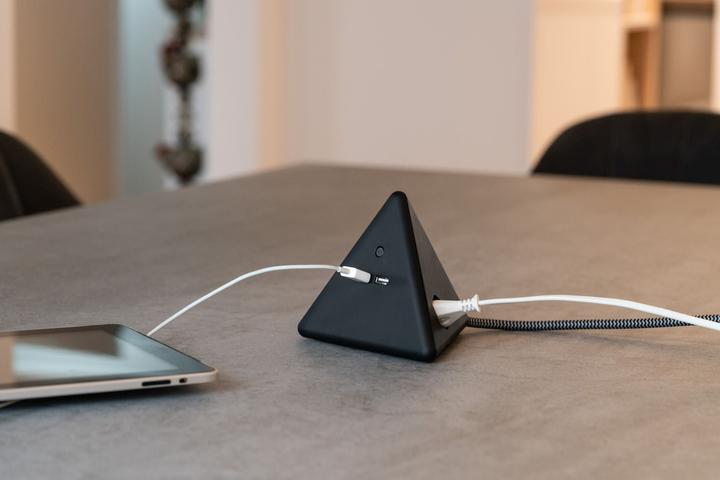 Actual product image Max Hauri energy pyramid (4 x, Type 13, USB-A, 3 m)