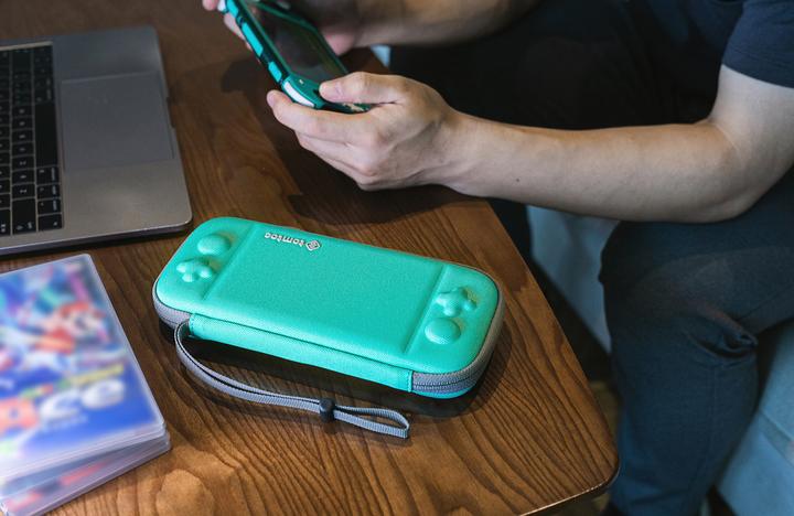 Actual product image tomtoc Slim Case (Switch Lite)