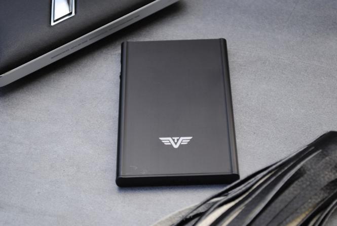 Actual product image Tru Virtu Click & Slide Card Case