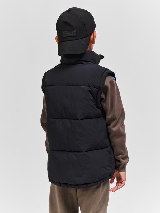 Actual product image hummel hmlCRISP TEX VEST (134)