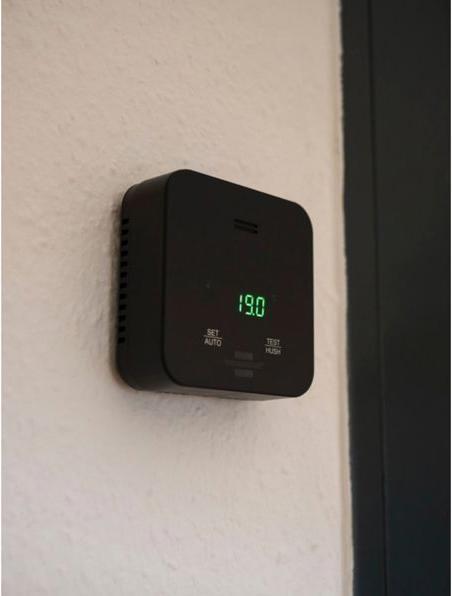 Actual product image Brennenstuhl CO2 detector C2M L 4050 Carbon dioxide/temp./humidity