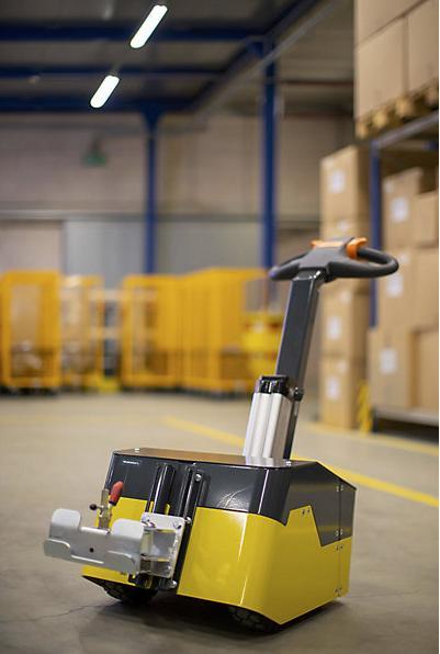 Actual product image eurokraft pro TAKKTOR T1000 electric tow truck, flex coupling for Corlettes®, rechargeable