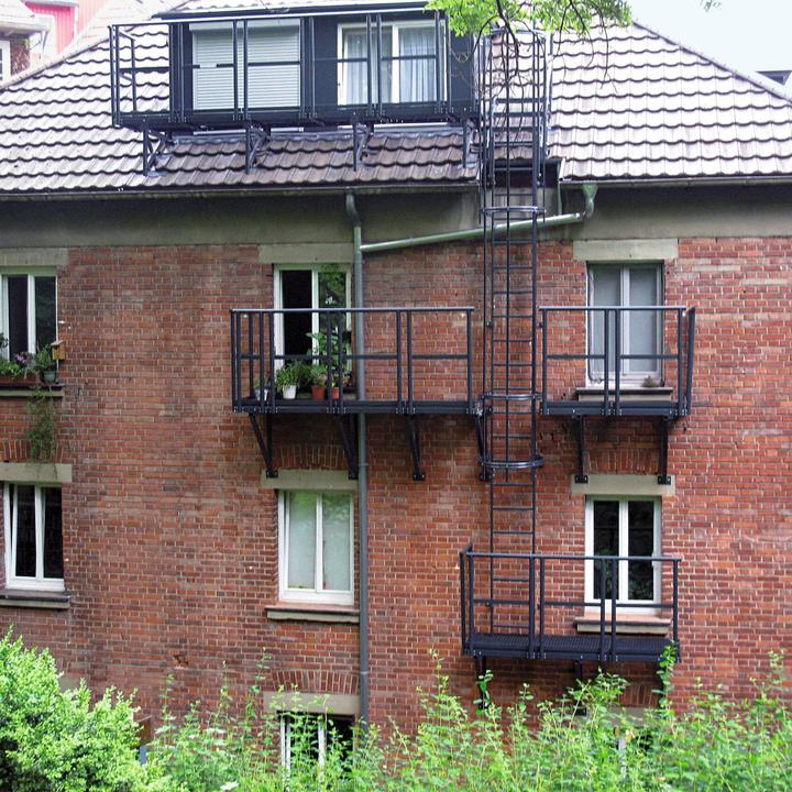 Produktbild Munk Mehrzügige Steigleiter mit Rückenschutz (Notleiter) Stahl verzinkt 19,96m (Mehrzweckleiter, 1996 cm)