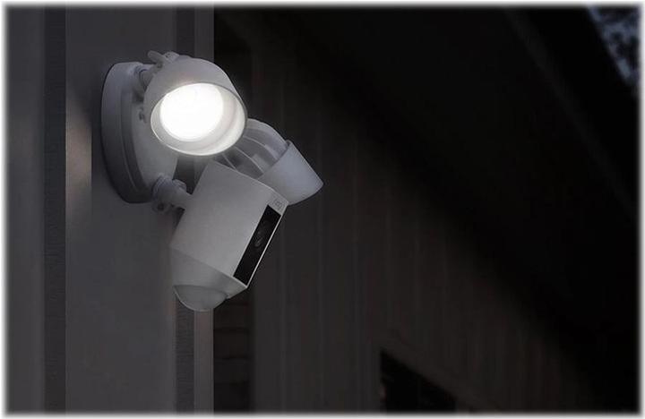 Actual product image Ring Floodlight Cam (1920 x 1080 Pixels)