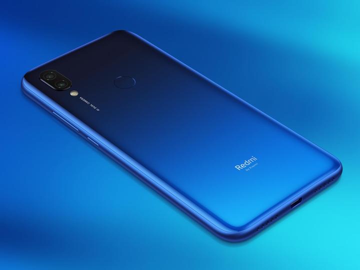 Produktbild Xiaomi Redmi 7 (32 GB, Comet Blue, 6.26", Hybrid Dual SIM, 4G)