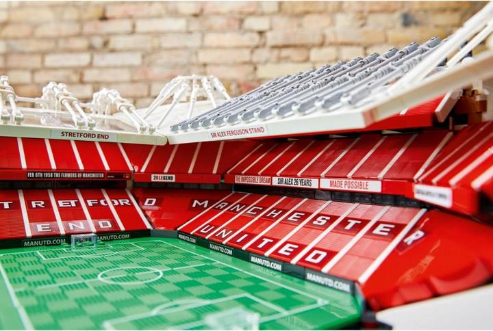 Actual product image LEGO Old Trafford - Manchester United (10272, LEGO Creator Expert, LEGO Rare Sets)