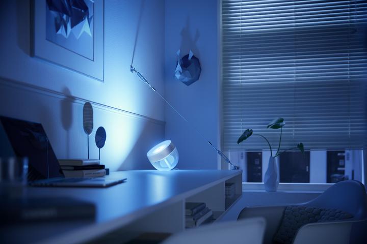 Immagine prodotto Philips Hue Iris (570 lm)