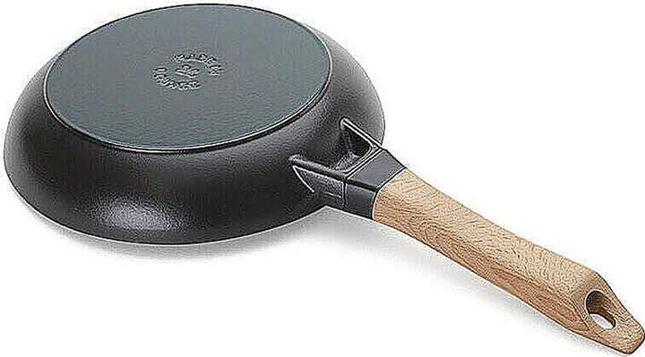 Actual product image Staub Frying pan (24 cm, Frying pan, Cast iron)