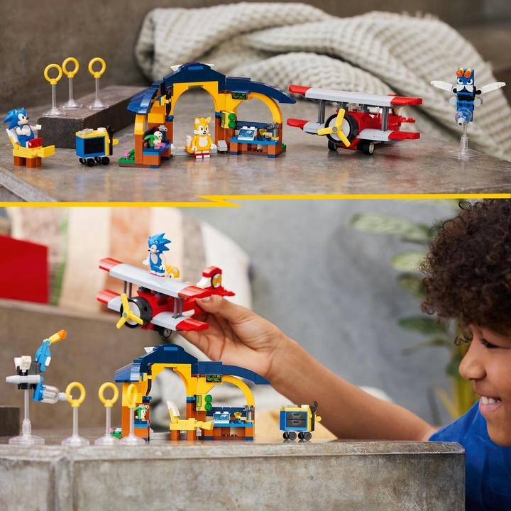Actual product image LEGO Tails' tornado plane with workshop (76991, LEGO Sonic)