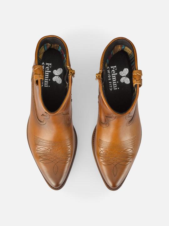 Actual product image Felmini The wide cowboy ankle boot made from Marvin leather is a trendy and comfortable choice. This wide (39)