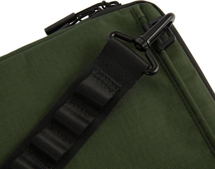 Actual product image Incase Transfer Sleeve for MacBook up to 14" - Highland Green (13")