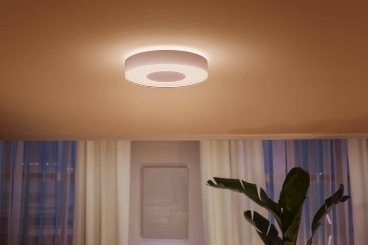 Productafbeelding Philips Hue Hue White & Color Ambiance Infuse (2400 lm)
