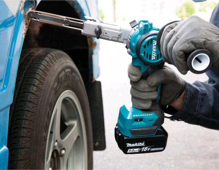 Image du produit Makita DBS 180 RTJ (Ponceuse à bande, 530 W)