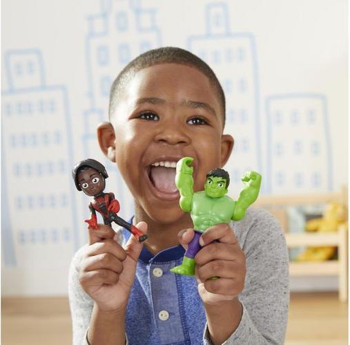 Produktbild Hasbro Maskierte Helden 2er-Pack, mit Klapp-Maske, Miles Morales und