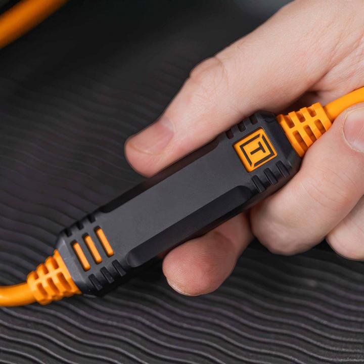 Actual product image Tether Tools TetherPro USB-C Optima 10G rechts orange 9,4m (9.40 m, USB 3.2 Gen 2)