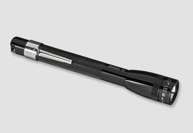 Immagine prodotto Maglite Torcia M3A012 portata 31 m nero con 2 batterie Micro (127 cm, 100 lm)