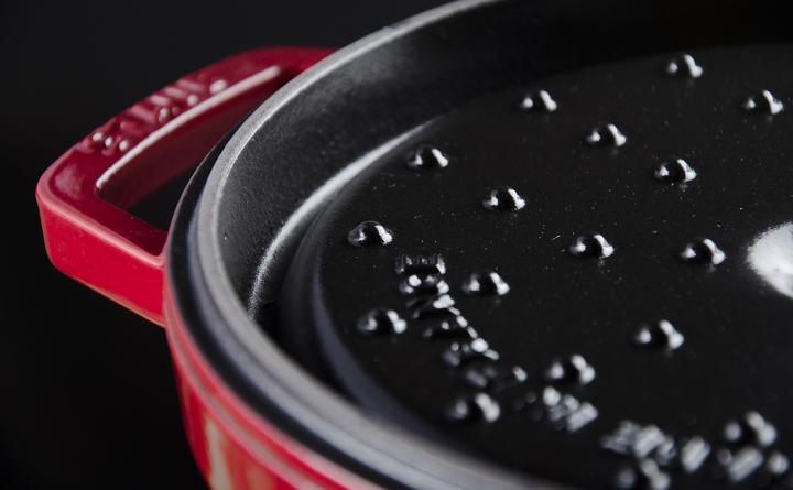 Actual product image Staub Cocotte (24 cm, Casserole + Stewpot, Cast iron)