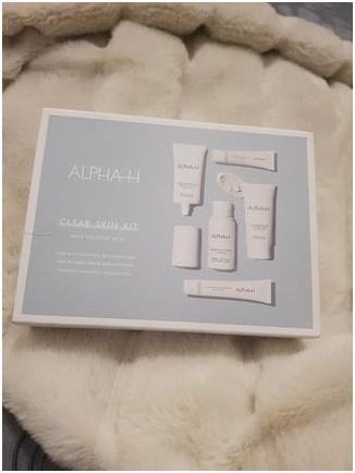 Immagine prodotto Alpha-H Alpha H Kit Pelle Chiara 112,5ml (Set per la cura del viso)