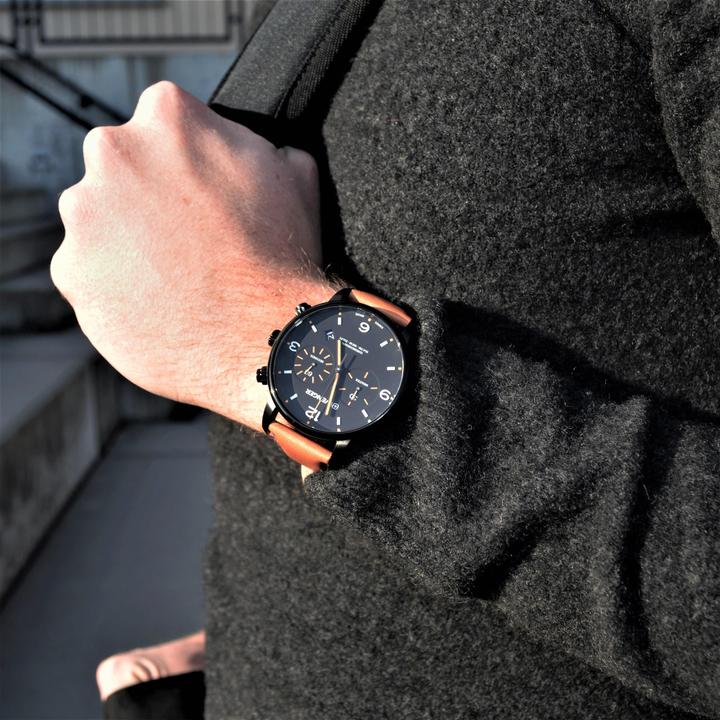 Immagine prodotto Wenger Metropolitano urbano (Cronografo, Orologio da polso analogico, Fatto in Svizzera, 44 mm)