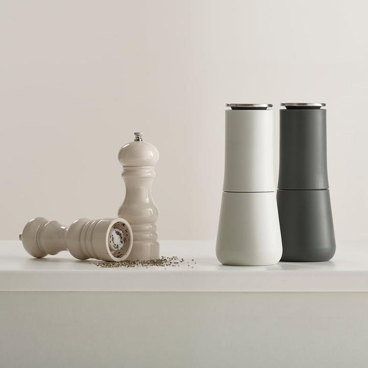 Produktbild Joseph Joseph Milltop Salz- und Pfeffermühle (Pfeffer, Salz)