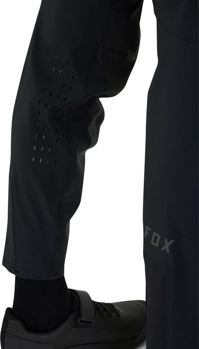 Actual product image Fox PANT 23 DEFEND BLK 30 (S, M)