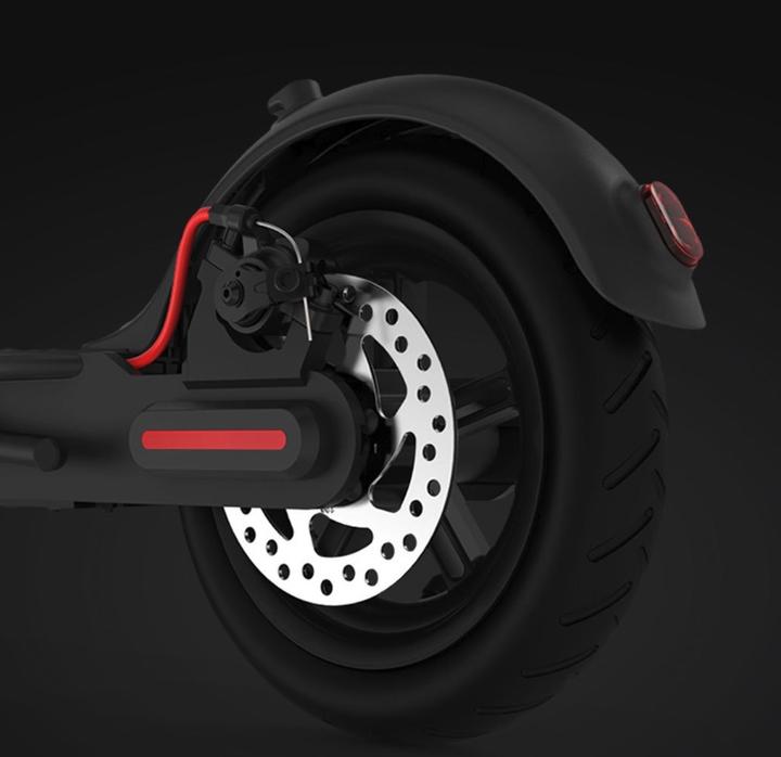 Produktbild Xiaomi Mi Pro (25 km/h, 45 km, 300 W)