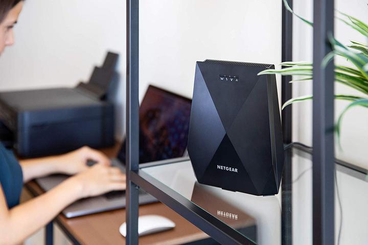 Actual product image Netgear Nighthawk X6 Mesh Extender
