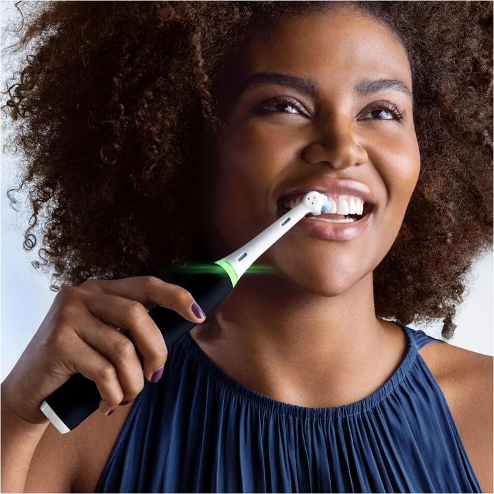 Actual product image Oral-B IO 3S (Oscillating toothbrush)