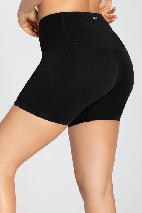 Actual product image Super Natural W Liquid Flow Shorts (S)