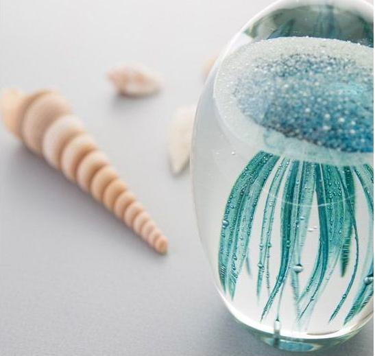 Actual product image Leonardo Oceano jellyfish (11 x 8 x 8 cm)