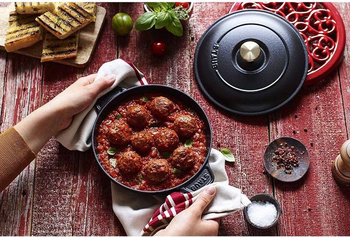 Actual product image Staub Casserole dish (20 cm, Casserole + Stewpot, Cast iron, Enamel)