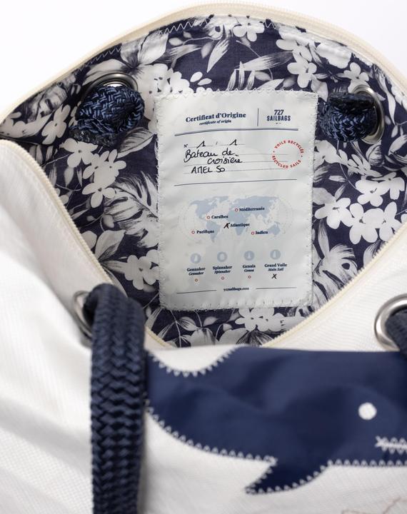 Actual product image 727 Sailbag Handbag Joe with logo whale