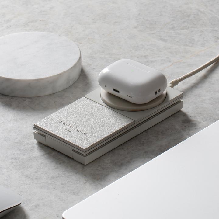 Actual product image Native Union Rise 2-In-1 Qi2 Wireless Charger Sandstone (15 W)